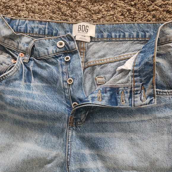 BDG Anika Ultra-Wide Leg Column Jean - Picture 4 of 9